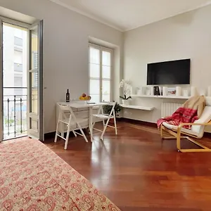 Chic 1bdr With Shared Terrace Steps From Duomo By Rentopolis Appartamento
