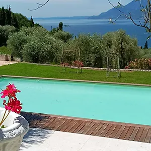 https://domus-incantus.hotelinveneto.com